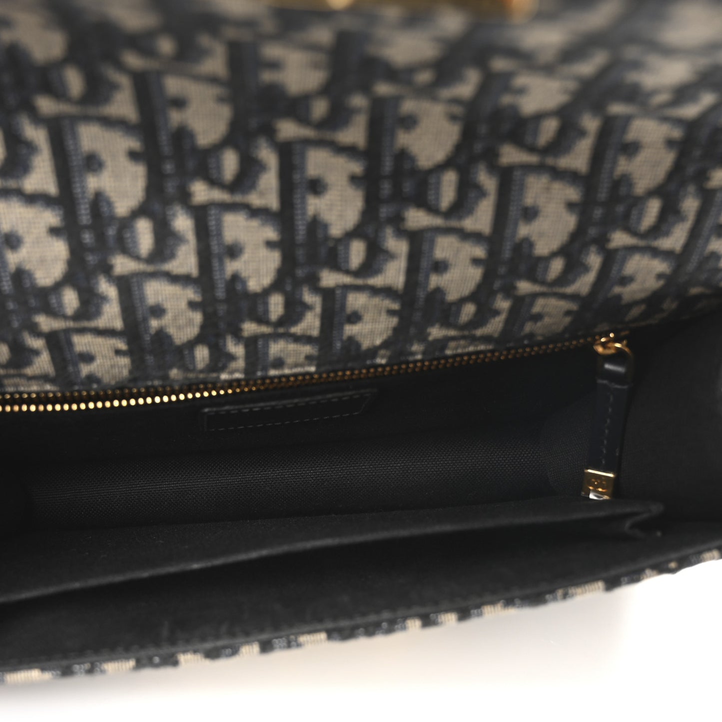 Oblique 30 Montaigne Chain Flap Bag Blue