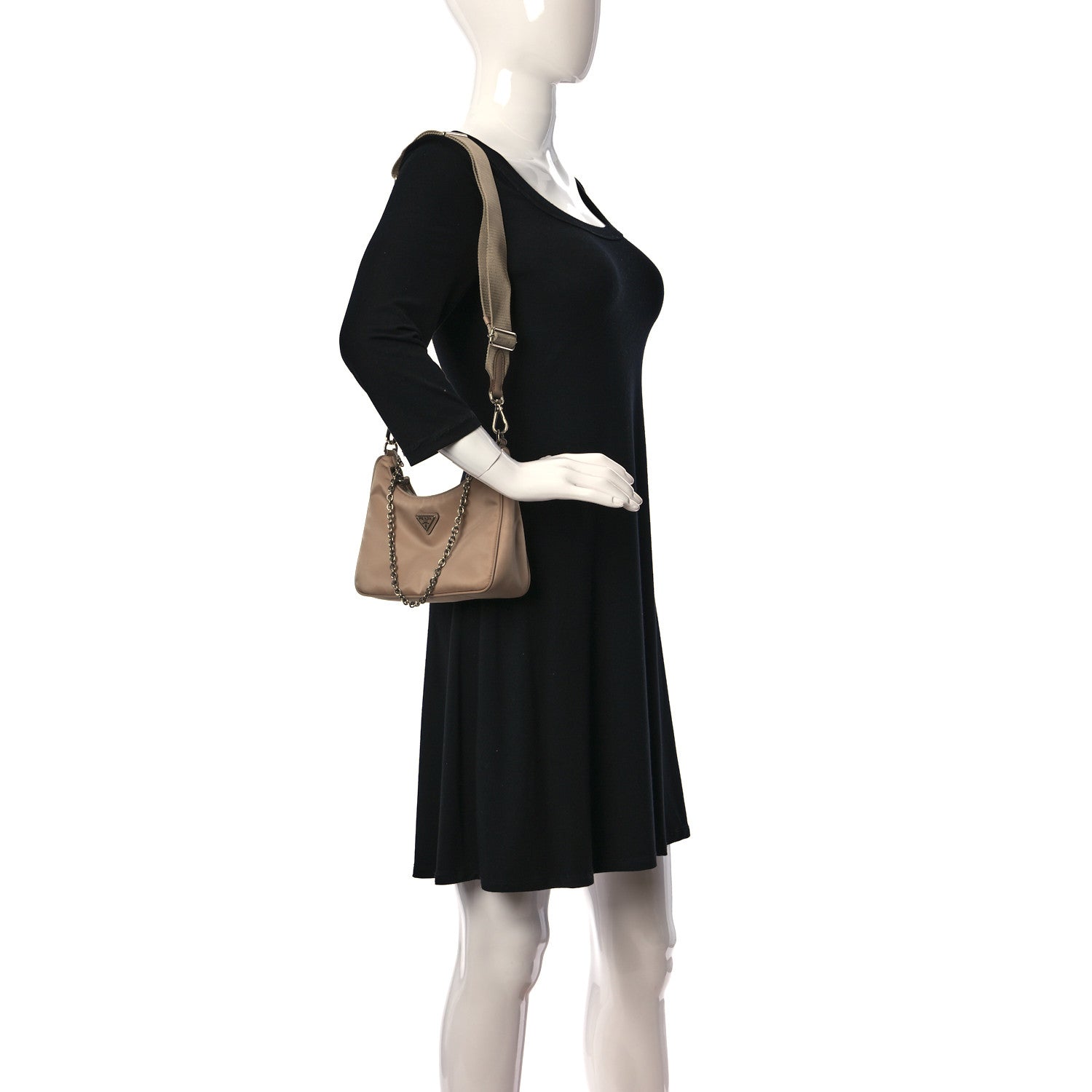 Prada Nylon Re-Edition 2005 Shoulder Bag Deserto 2 of 11