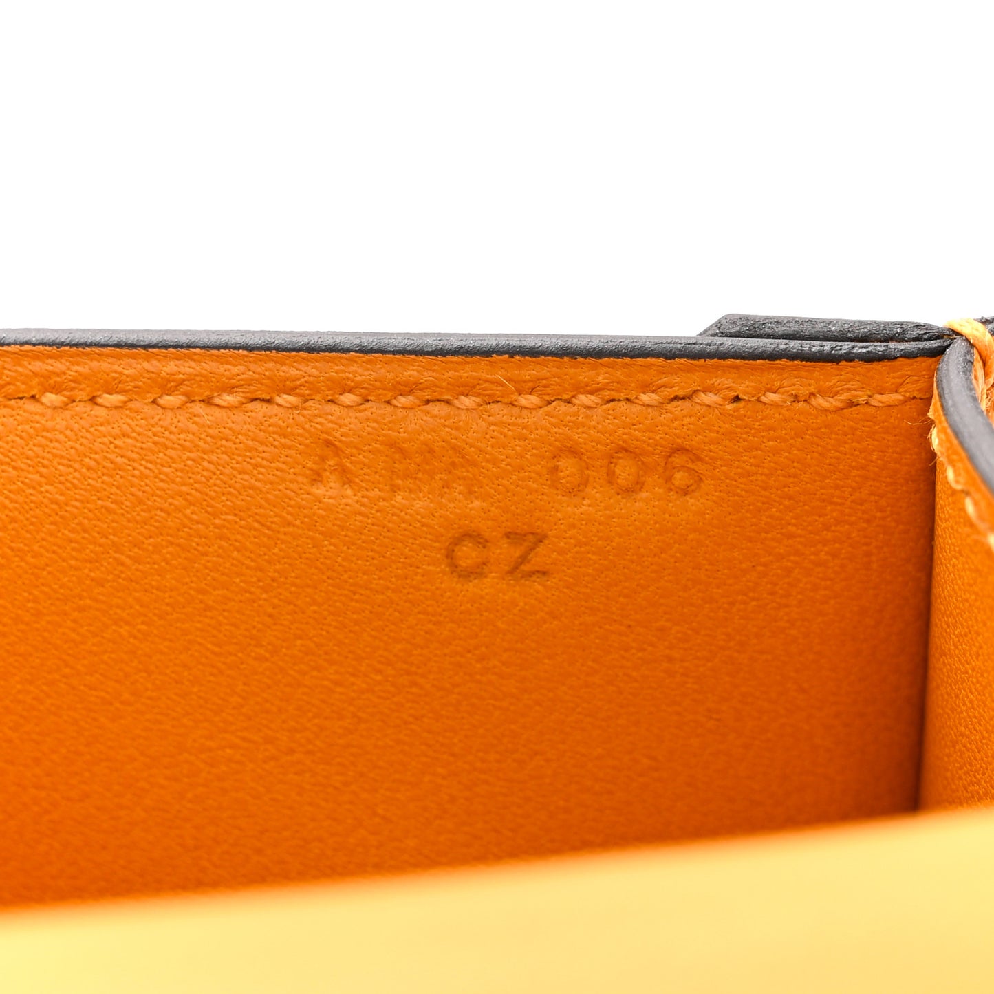 Chevre Mysore Mini Verrou Chaine Bag Jaune D'or