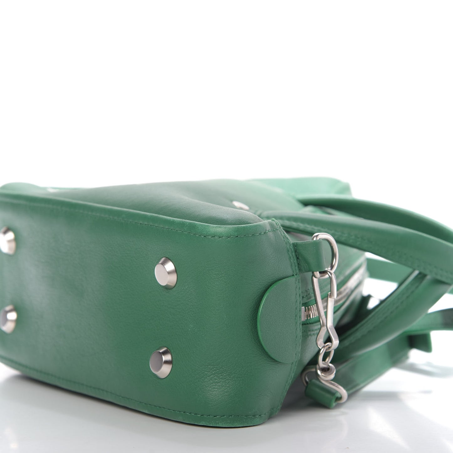 Shiny Day Calfskin S Triangle Duffle Vert Irlandais