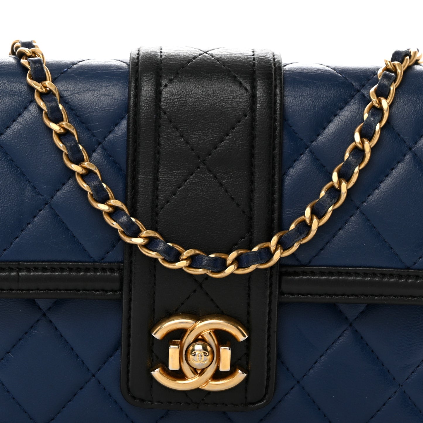 Lambskin Quilted Elegant CC Wallet On Chain WOC Blue Black