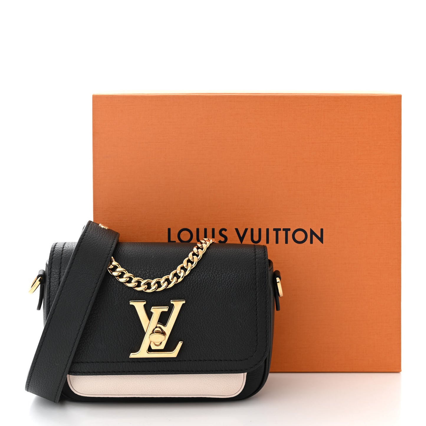Grained Calfskin Lockme Tender Black