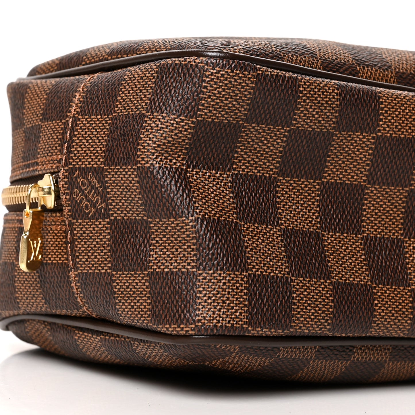 Damier Ebene Toiletry Bag 25