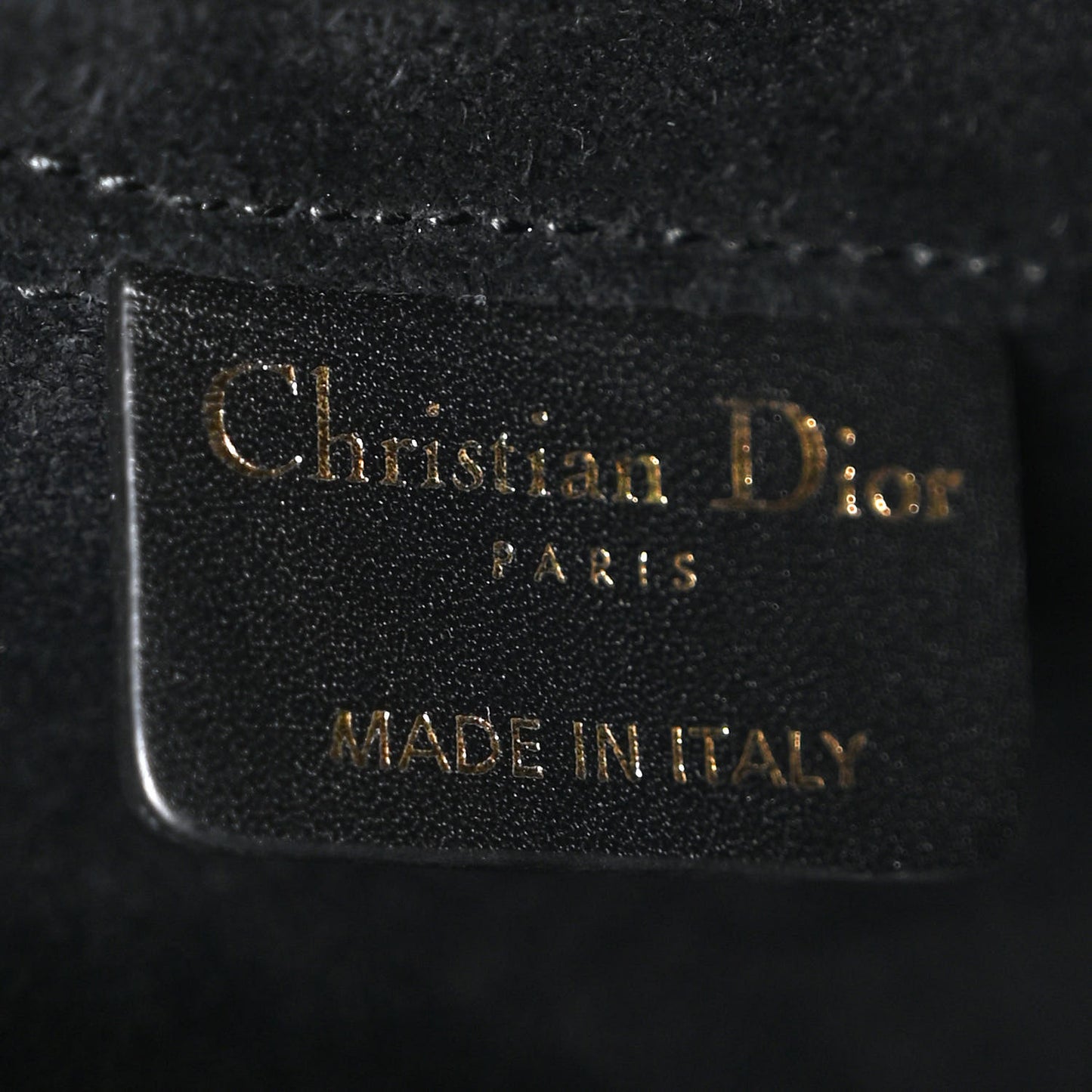 Calfskin Macrocannage Medium Toujours Black