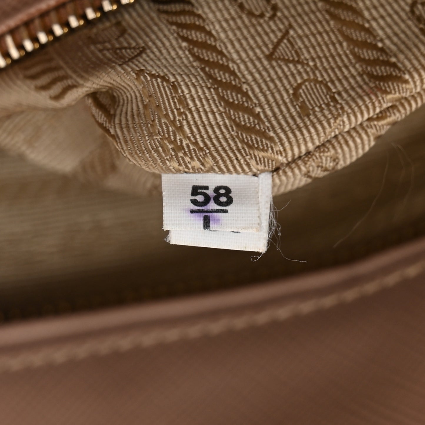 Saffiano Medium Galleria Double Zip Tote Cammeo