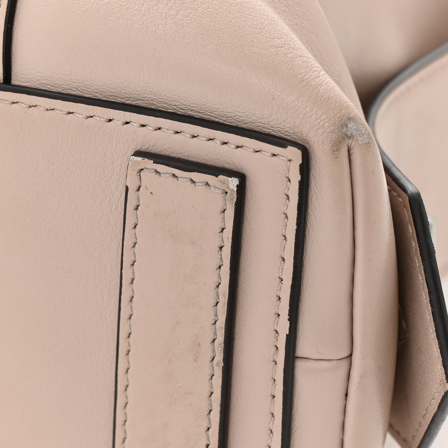 Soft Calfskin Medium Soft Antigona Dune