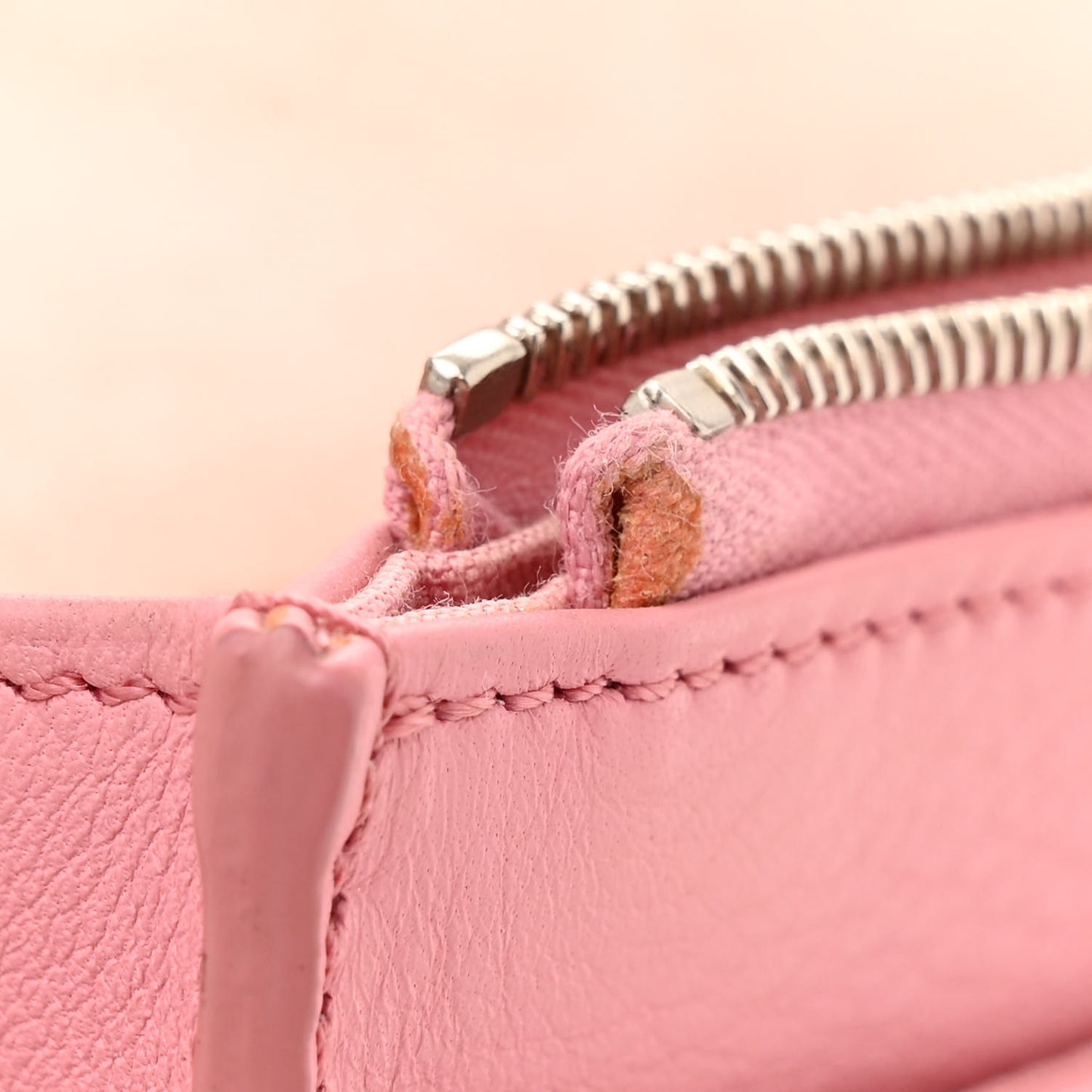 Vitello Flamingo Tube Wallet on Chain Pink