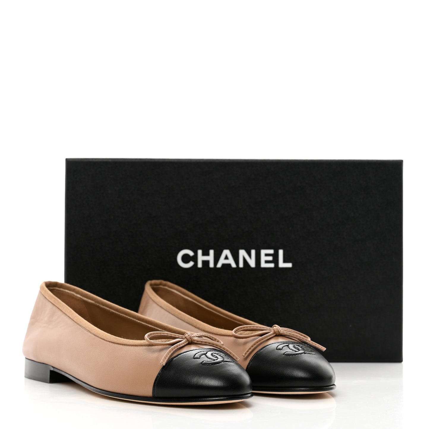 Lambskin Cap Toe CC Ballerina Flats 38 Beige Black