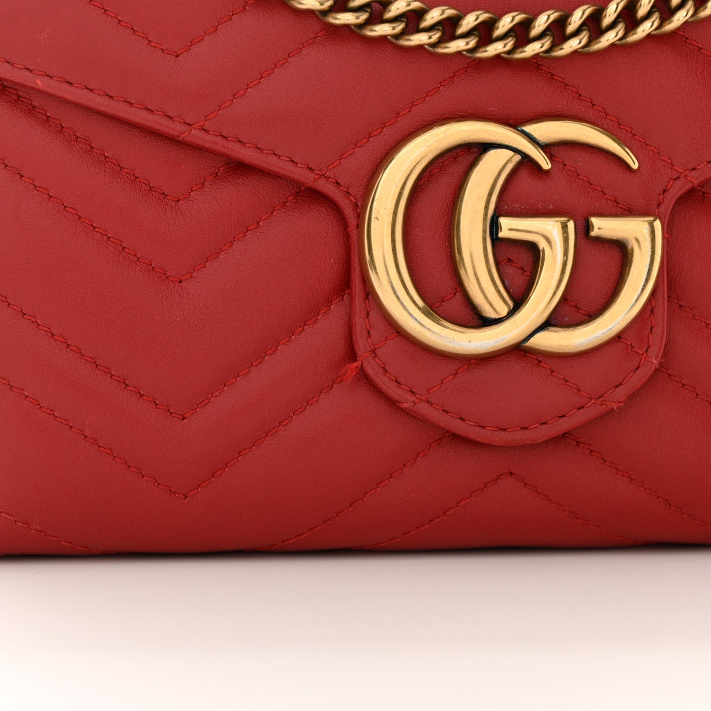 Calfskin Matelasse GG Marmont Chain Wallet Hibiscus Red