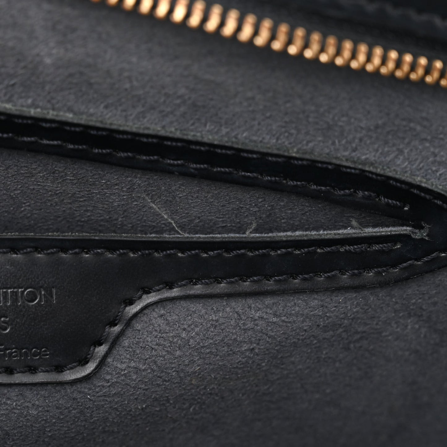 Epi Saint Jacques PM Long Straps Black