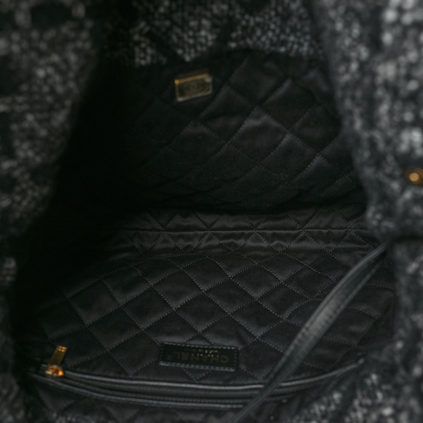 Tweed Quilted Chanel 22 Black Ecru