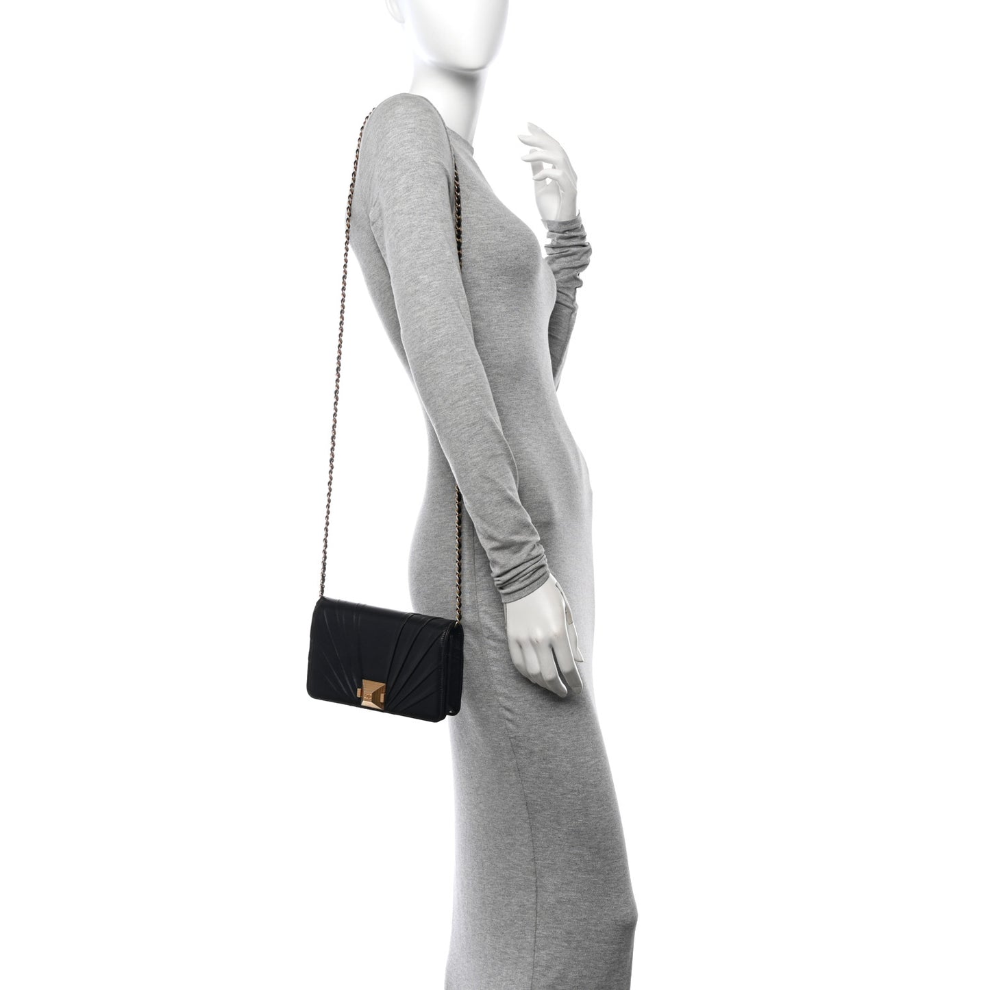 Lambskin Pyramid Wallet On Chain WOC Black