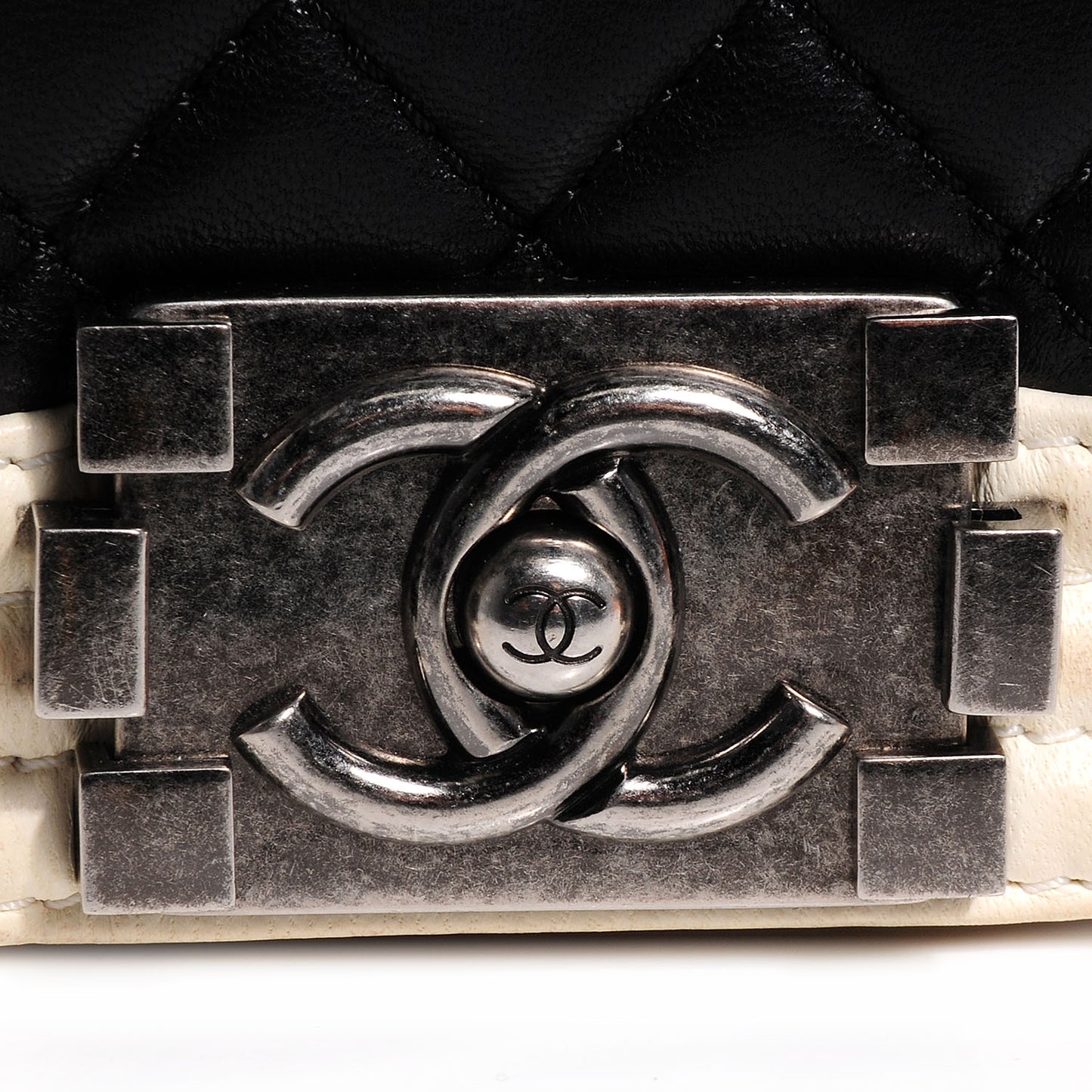 Lambskin Quilted Large Boy Flap Black White