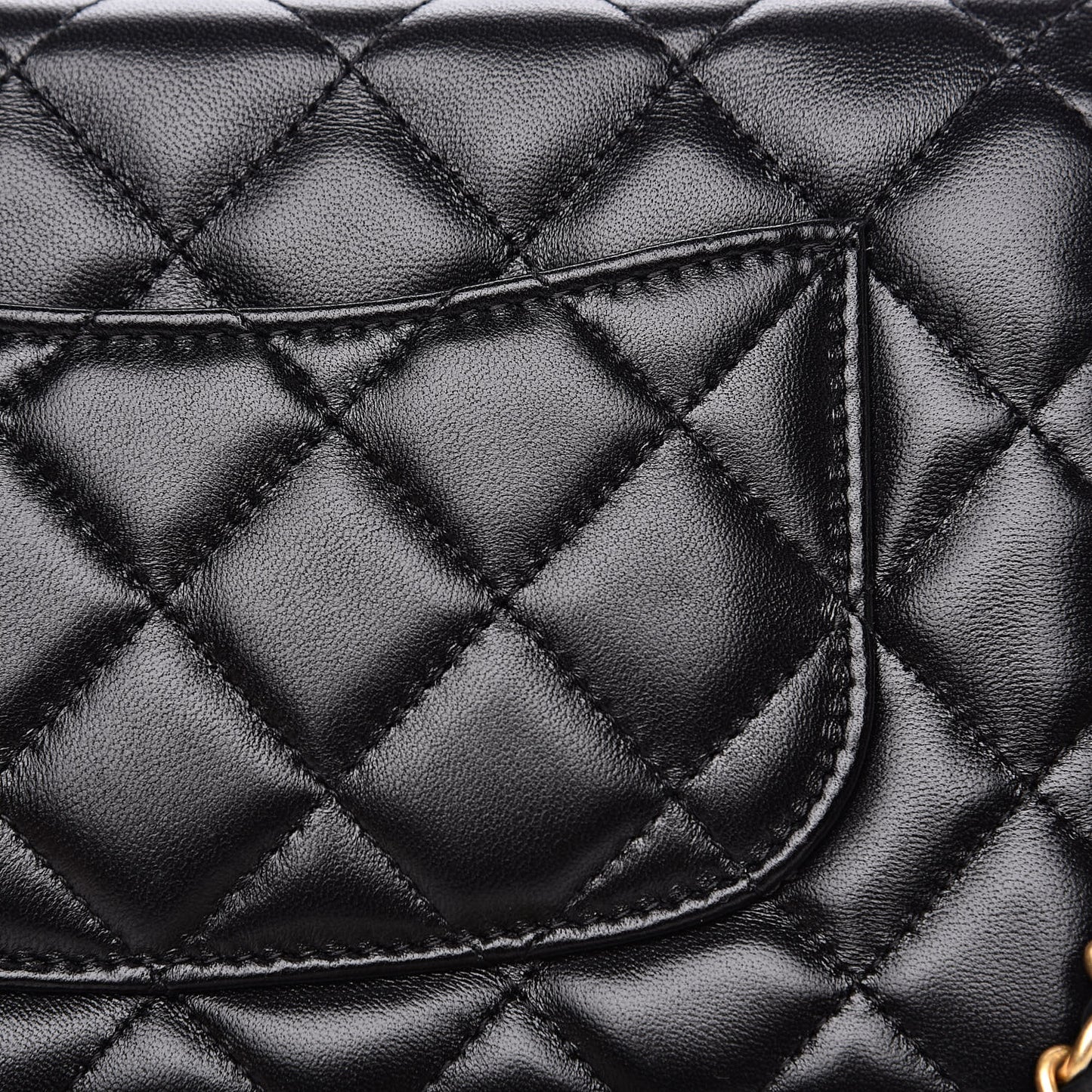 Lambskin Quilted CC Pearl Crush Wallet on Chain WOC Black