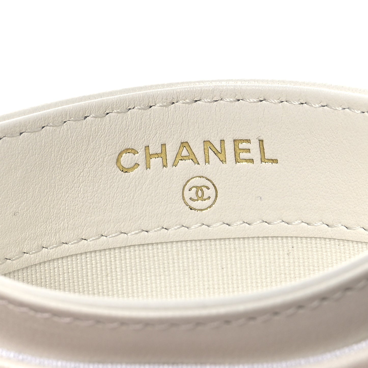 Lambskin Quilted Chanel 19 Card Holder White
