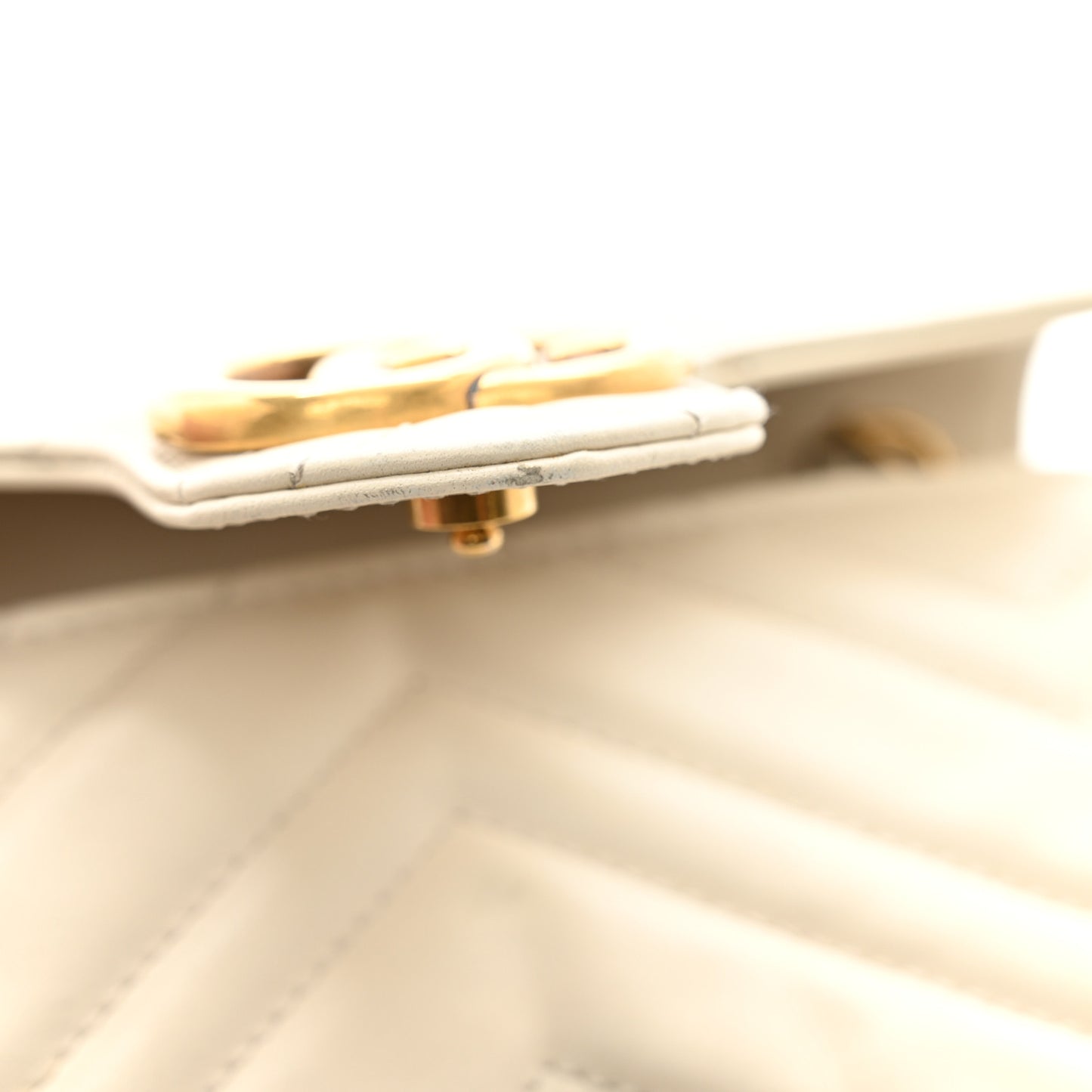 Calfskin Matelasse Super Mini GG Marmont Shoulder Bag White