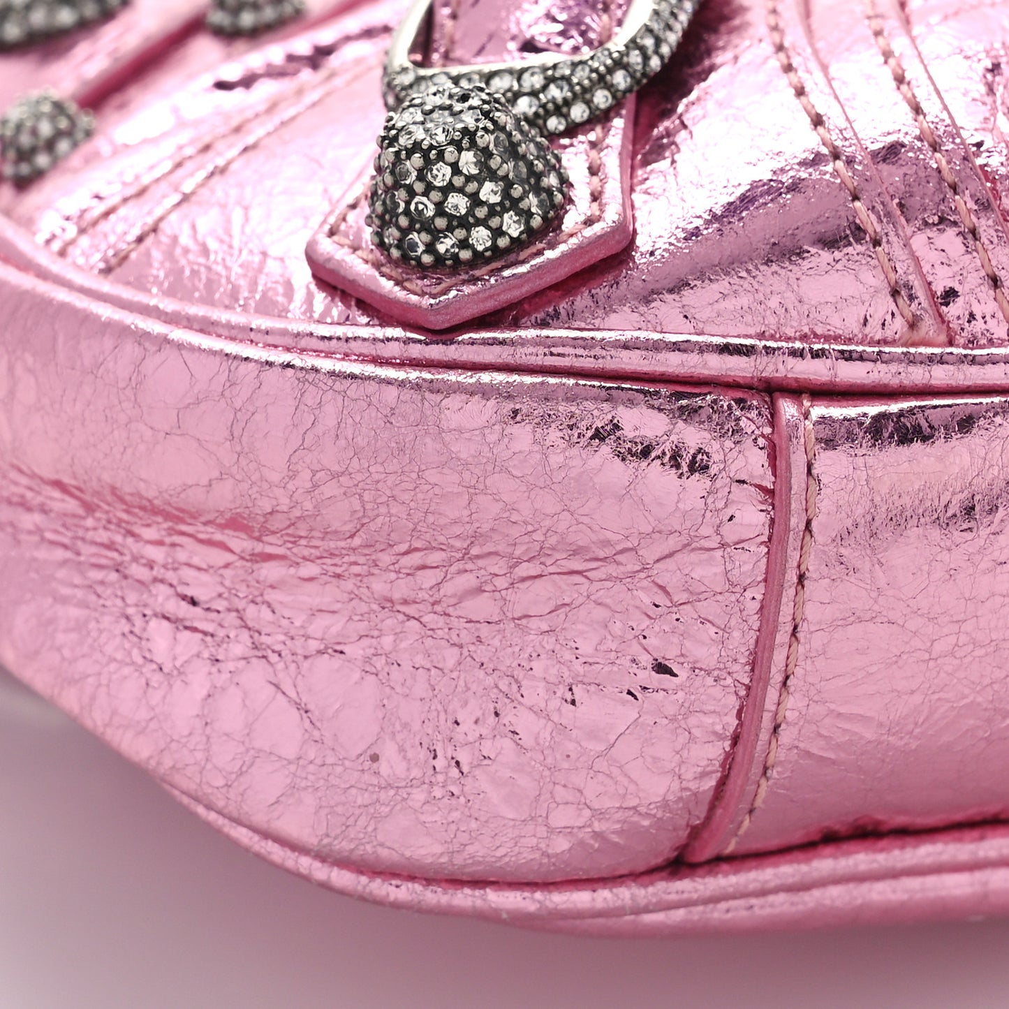 Metallic Agneau Arena Crystal Le Cagole Mini Purse With Chain Met Pink