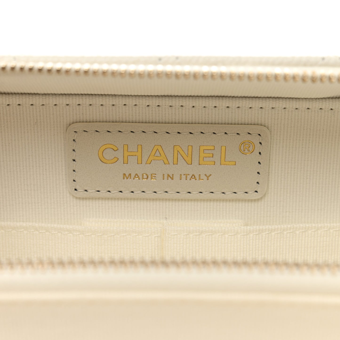 Caviar Quilted Top Handle Vanity Case White