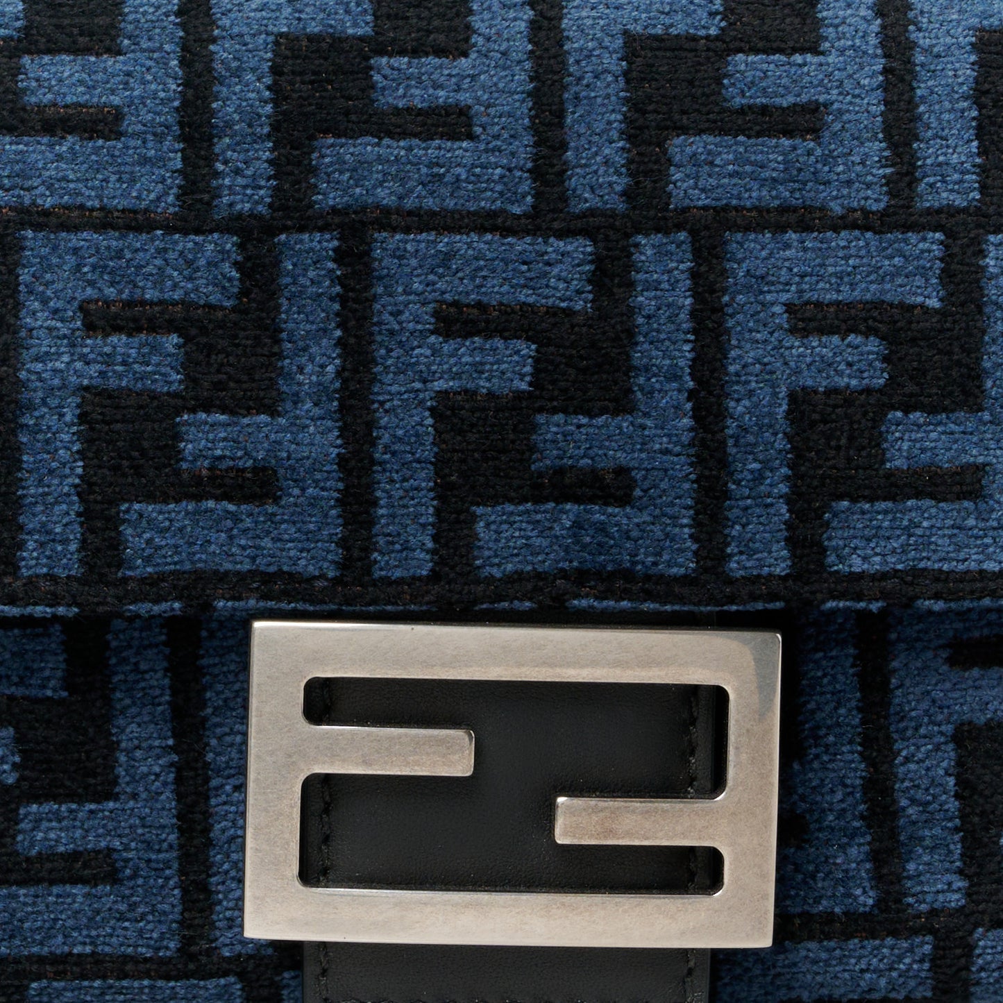 Chenille Vitello Seta FF Midi Chain Baguette Blue Black