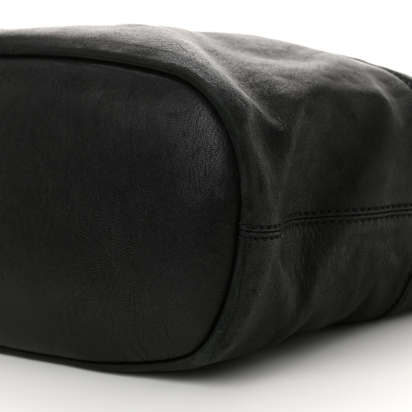 Waxy Grained Calfskin Medium Nightingale Black