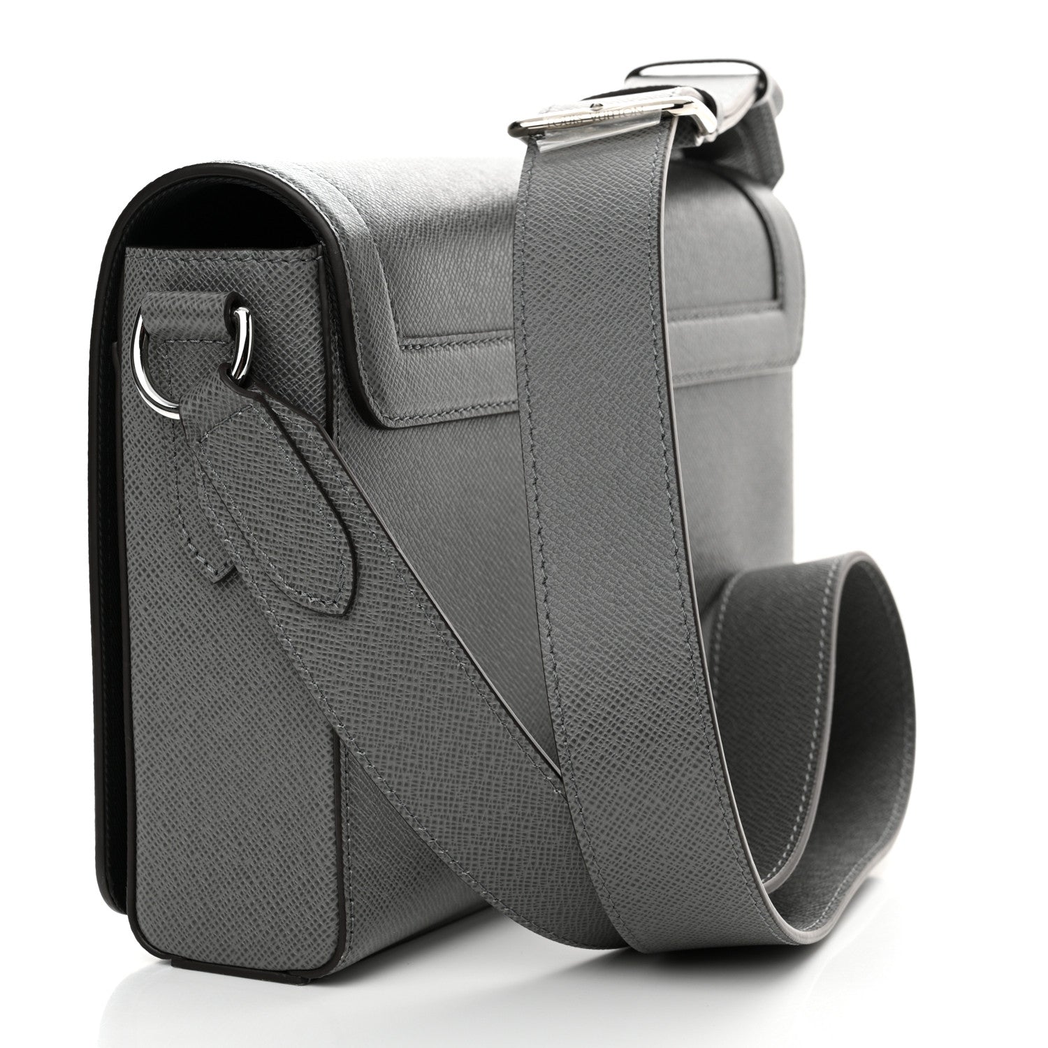 Louis Vuitton Taiga New Flap Messenger Gris 3 of 10