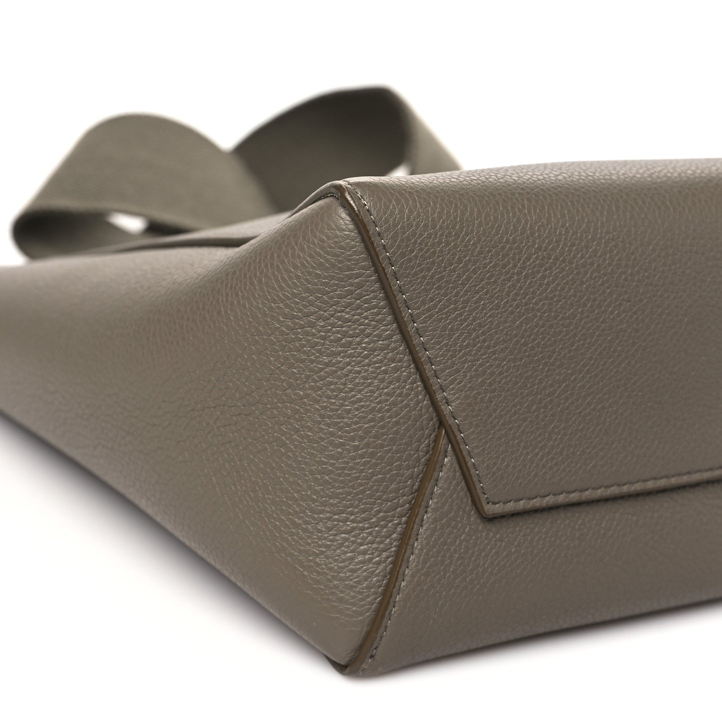 Soft Grained Calfskin Small Sangle Bucket Bag Taupe