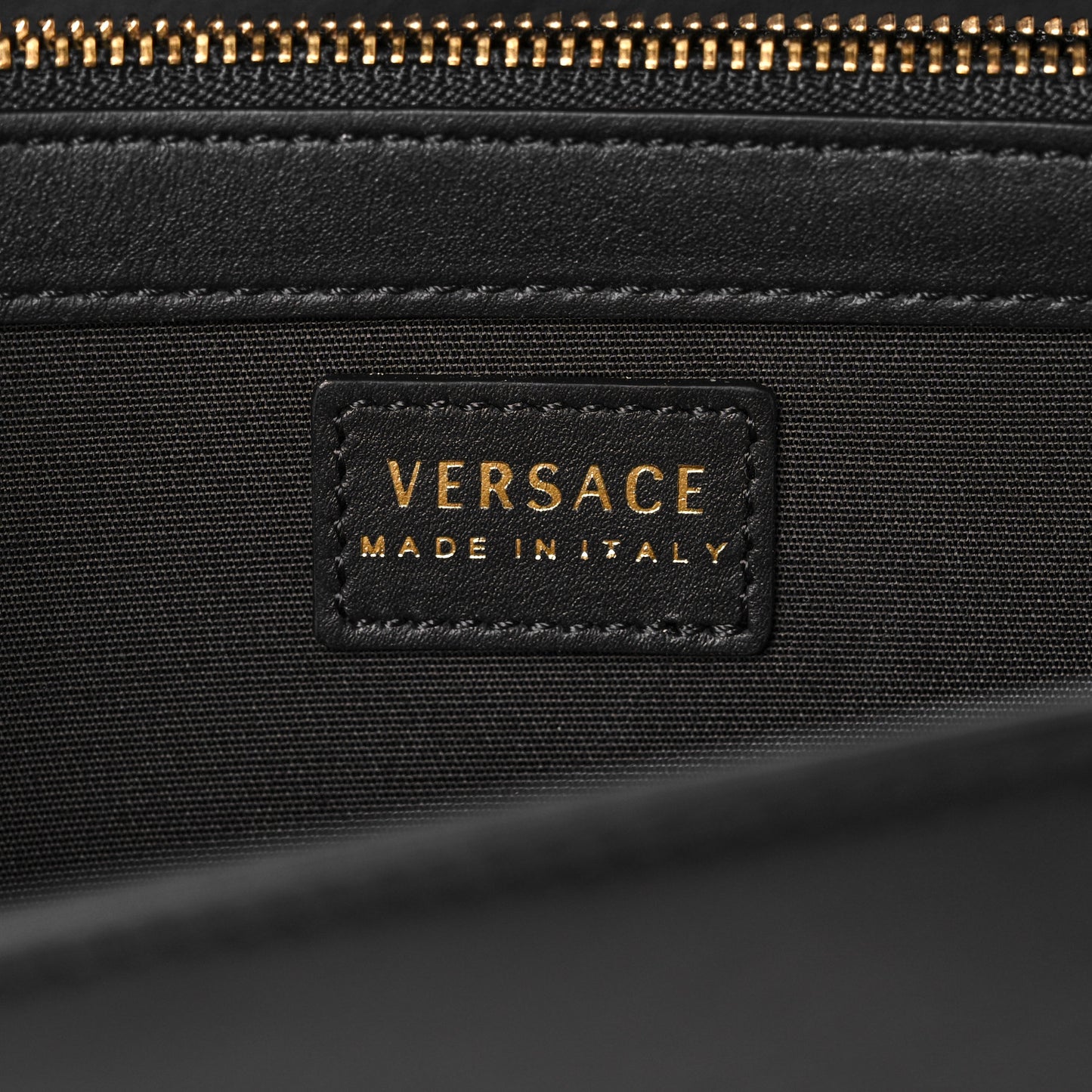 Vitello Crystal Virtus V Wallet Chain Crossbody Black