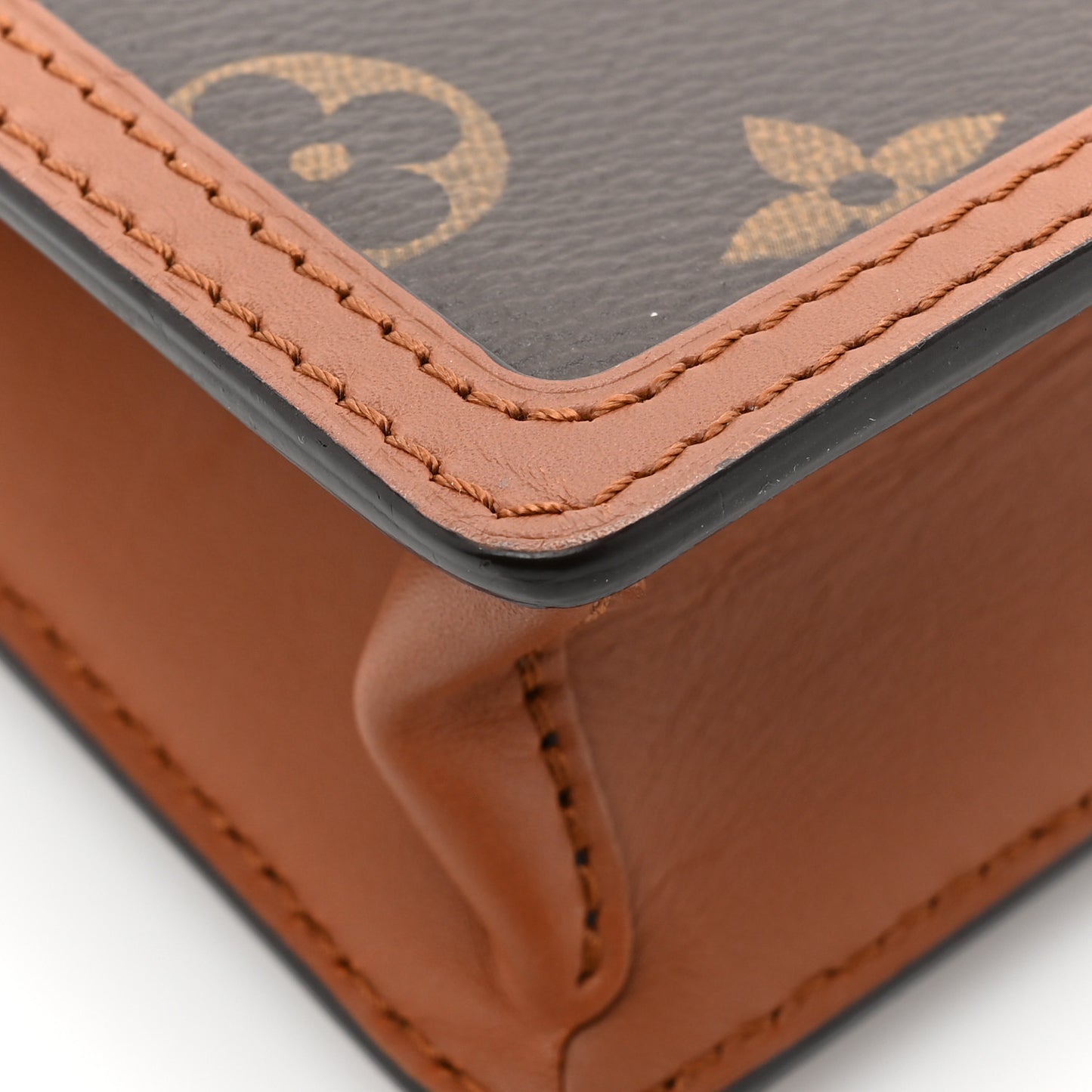 Reverse Monogram Dauphine Chain Wallet