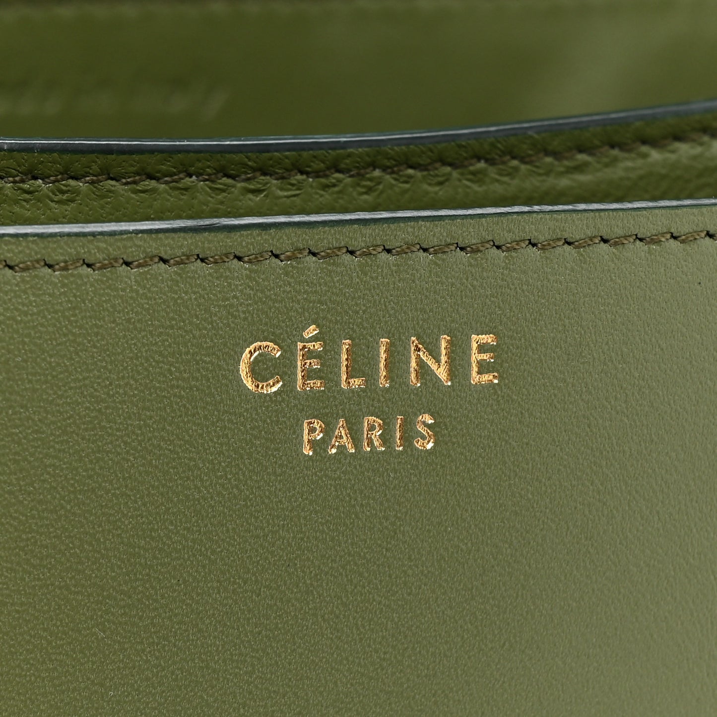 Box Calfskin Classic Box Medium Flap Bag Army Green