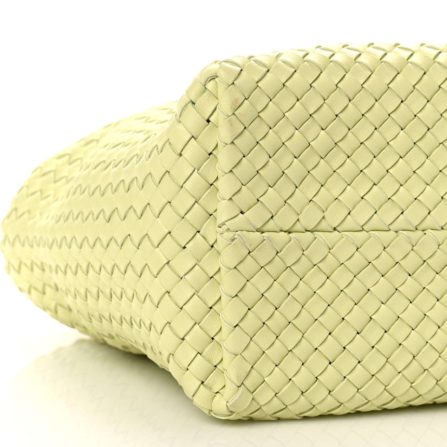 Lambskin Intreccio Medium Cabat Lemon Washed