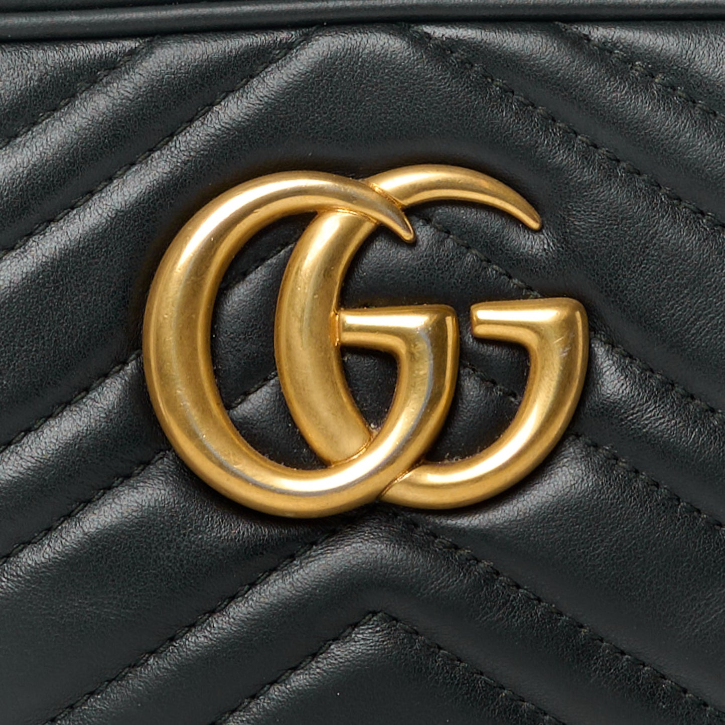 Calfskin Matelasse Small GG Marmont Chain Shoulder Bag Black
