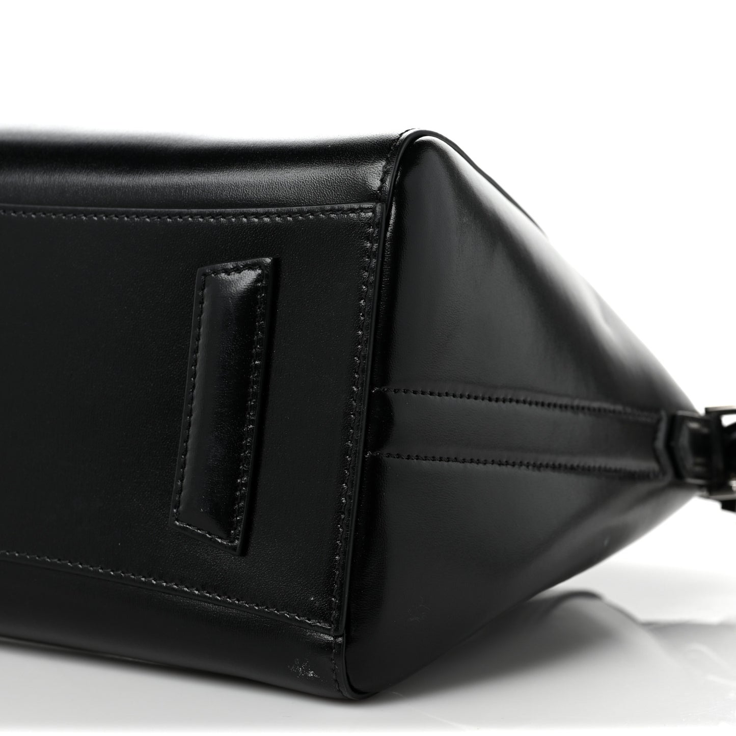 Shiny Lord Calfskin Medium Antigona Black