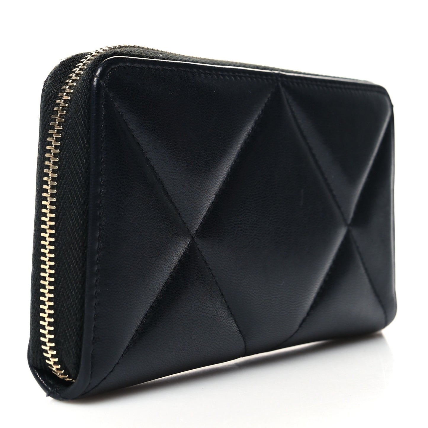 Goatskin Quilted Medium Chanel 19 Zipped Wallet Black