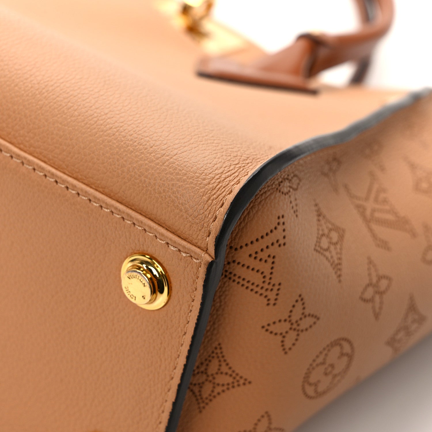 Louis Vuitton Mahina On My Side Arizona 10 of 10