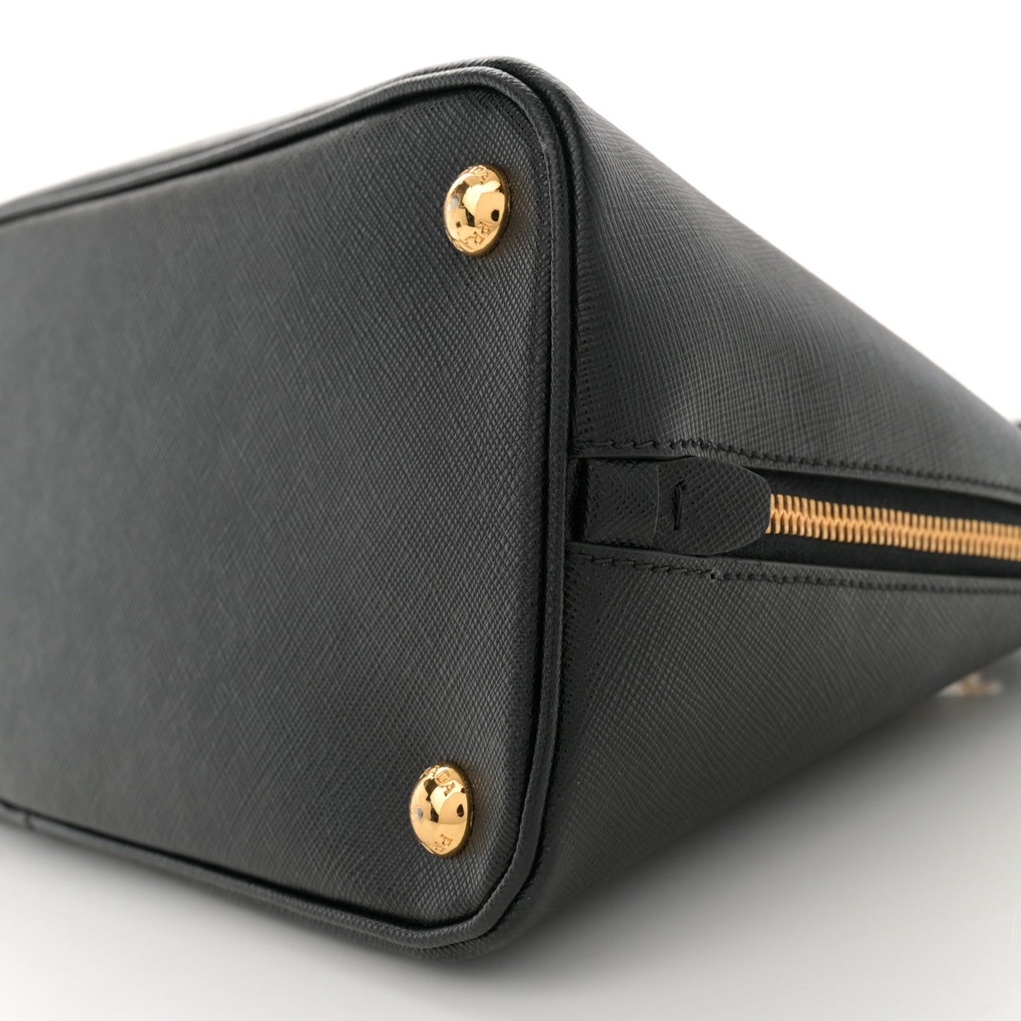 Saffiano Lux Medium Promenade Tote Black
