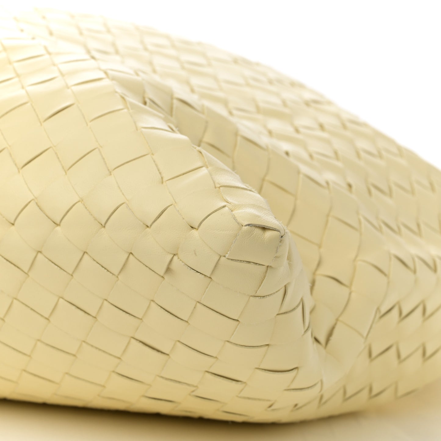 Calfskin Intrecciato Large Hop Camomile