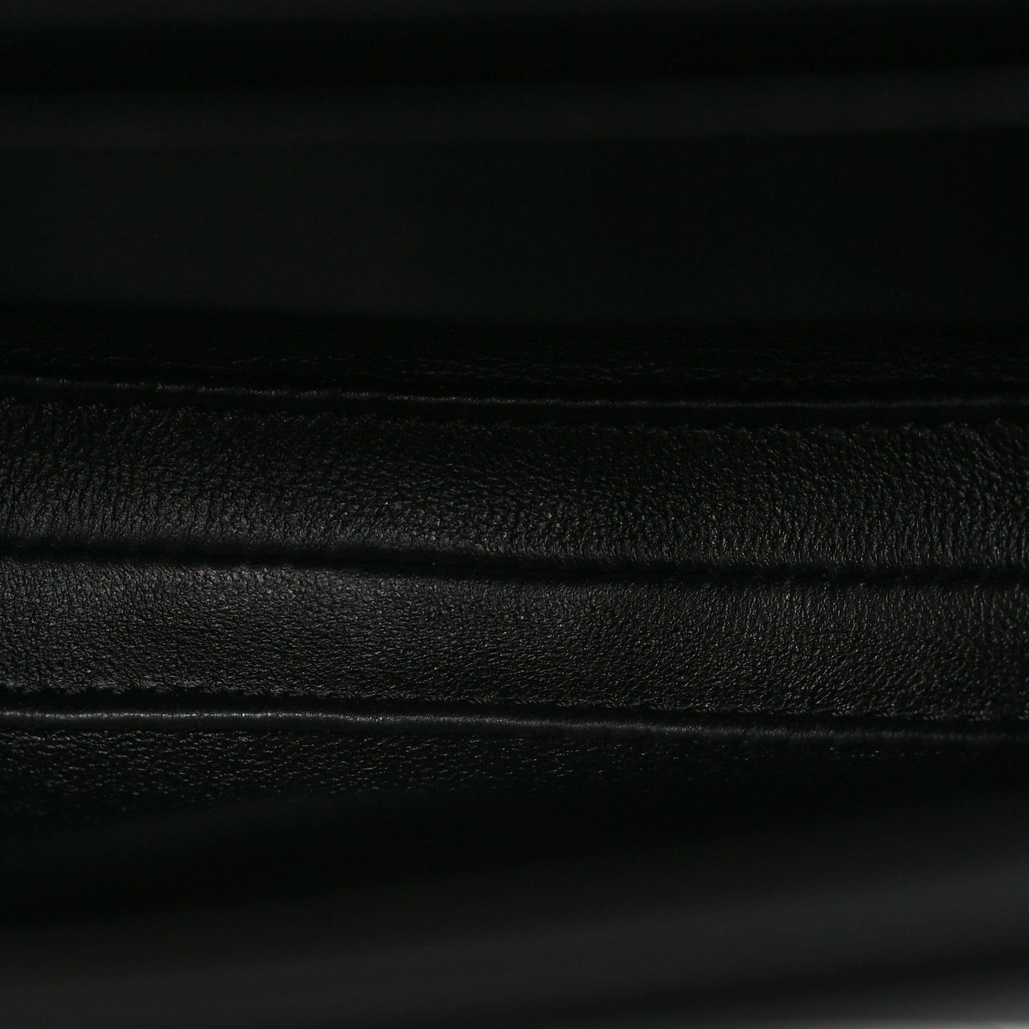 Satinated Calfskin Besace Small 16 Black