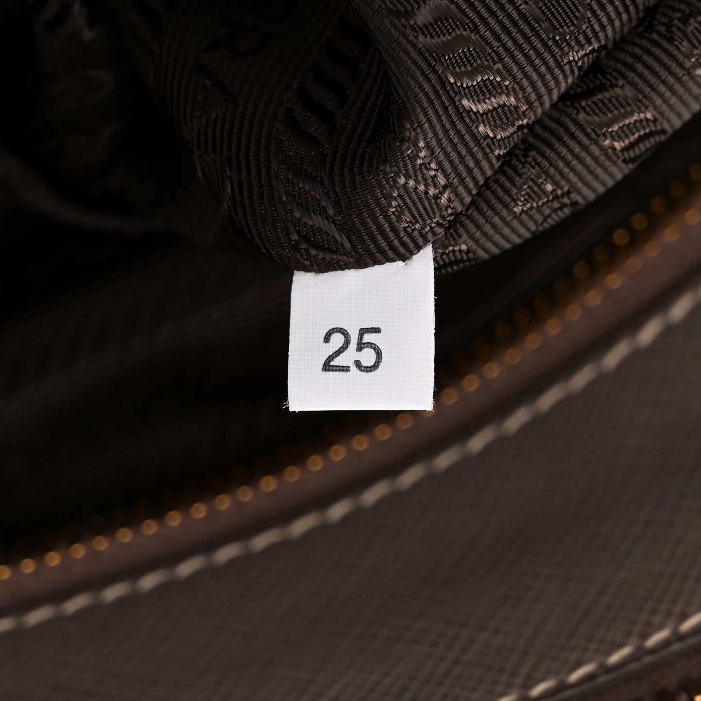 Saffiano Medium Galleria Double Zip Tote Argilla