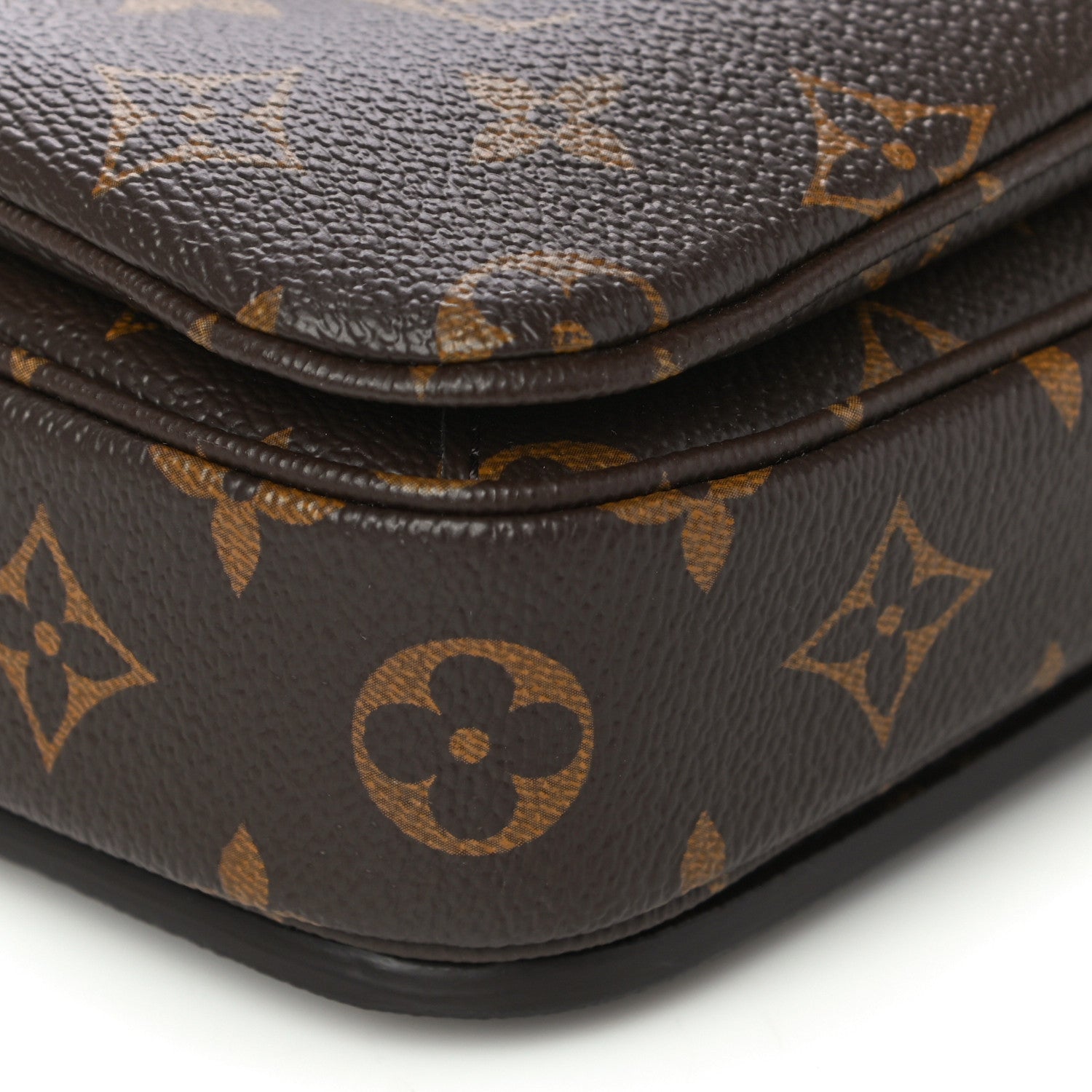 Louis Vuitton Monogram Pochette Metis 9 of 9