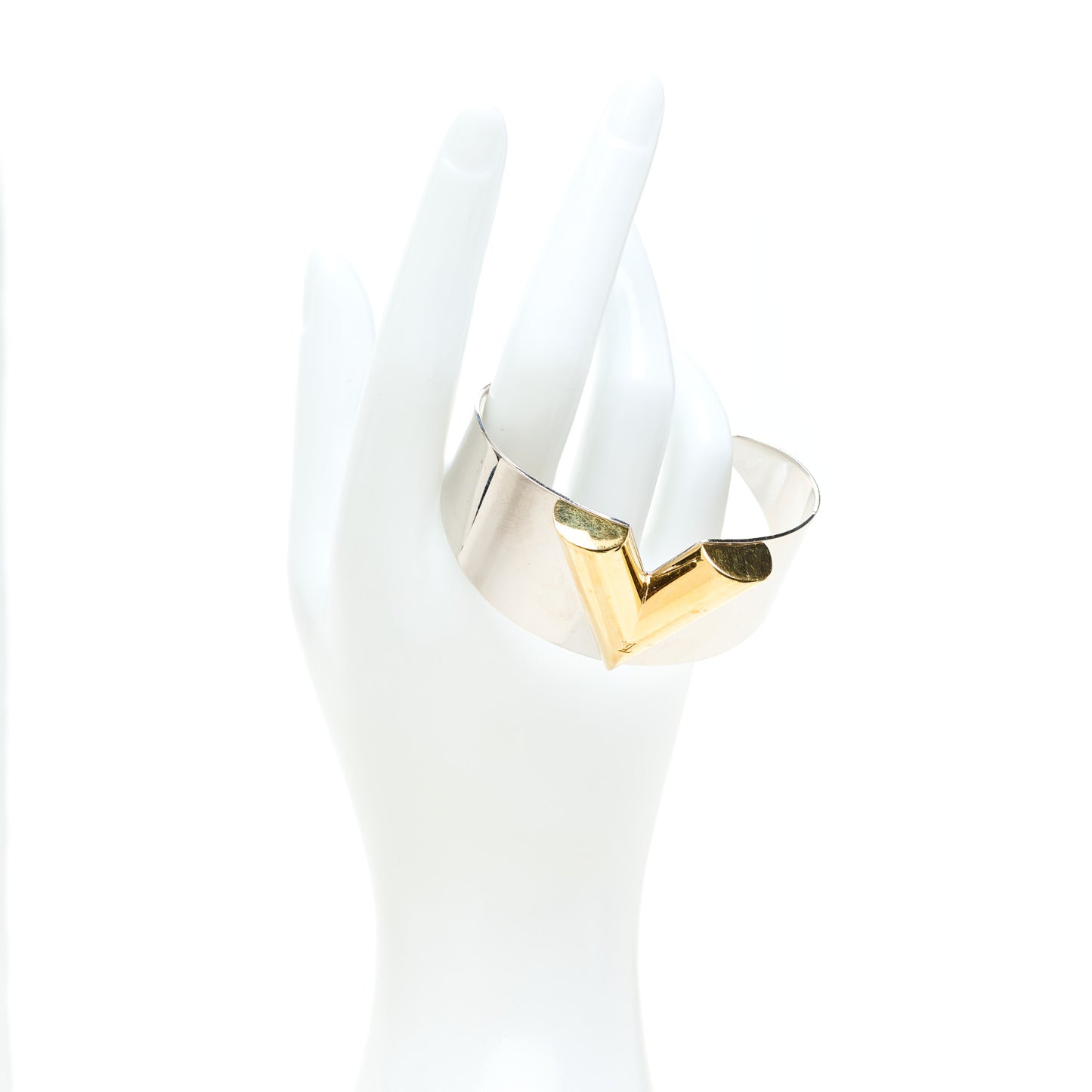 Metal Essential V Cuff Silver