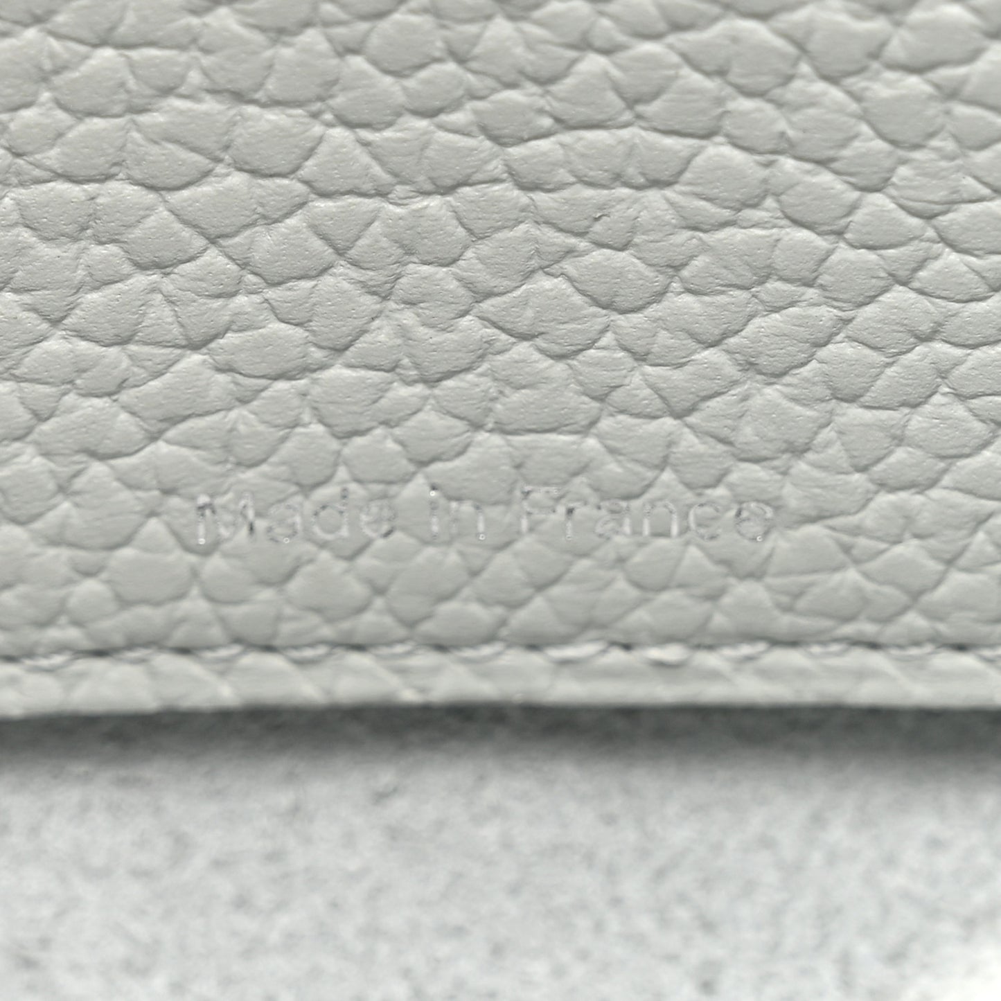 Taurillon Soft Nano Cool Box Satchel Cloud