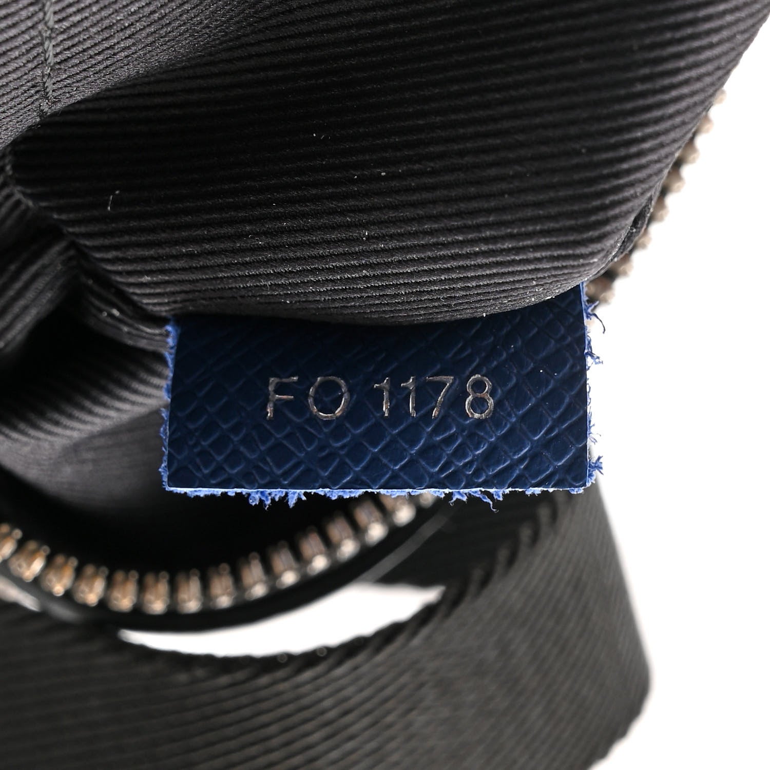 Louis Vuitton Taiga Outdoor Bumbag Cobalt 7 of 13