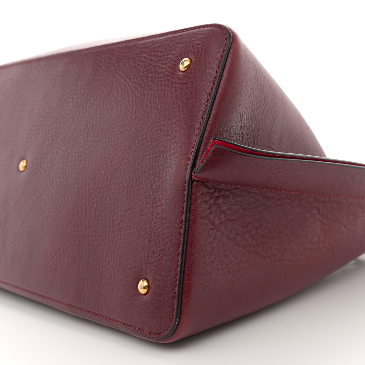 Grainy Calfskin Medium VLogo Escape Shopper Rubin