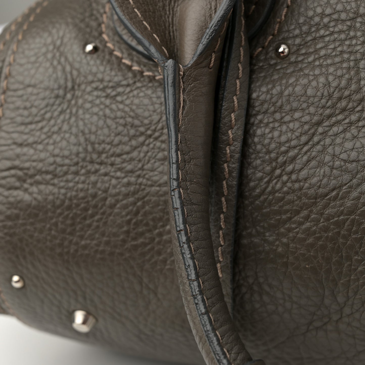 Calfskin Medium Paddington Satchel Gris Vert