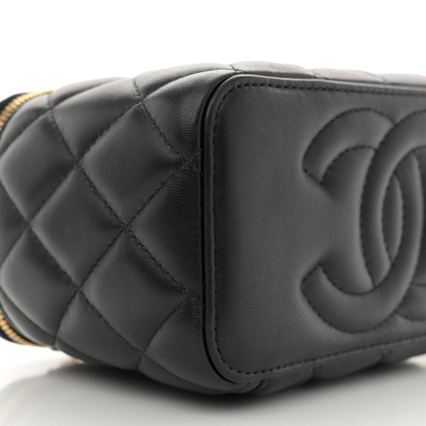 Lambskin Enamel Pearl Quilted Small Charm Me Vanity Case With Chain Black