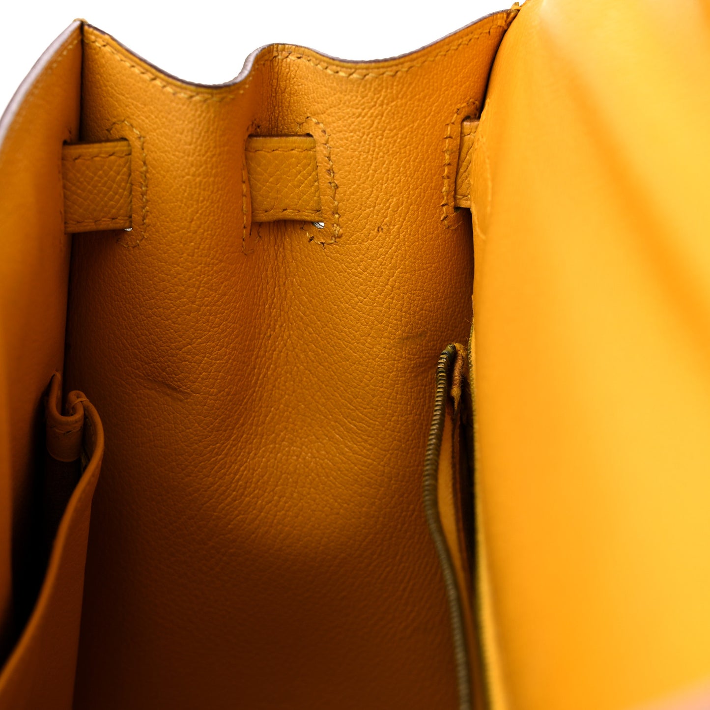 Epsom Kelly Sellier 28 Jaune Ambre