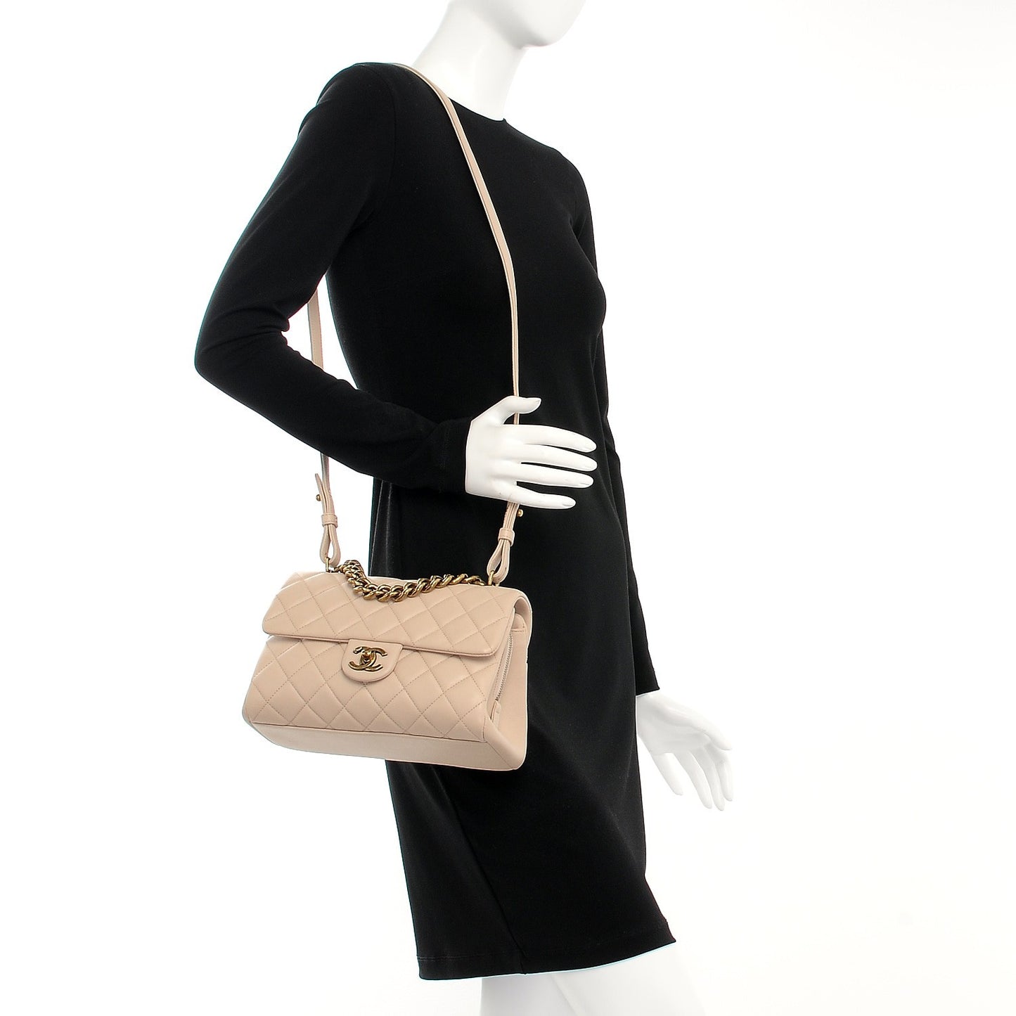 Shiny Sheepskin Quilted Small Trapezio Flap Beige