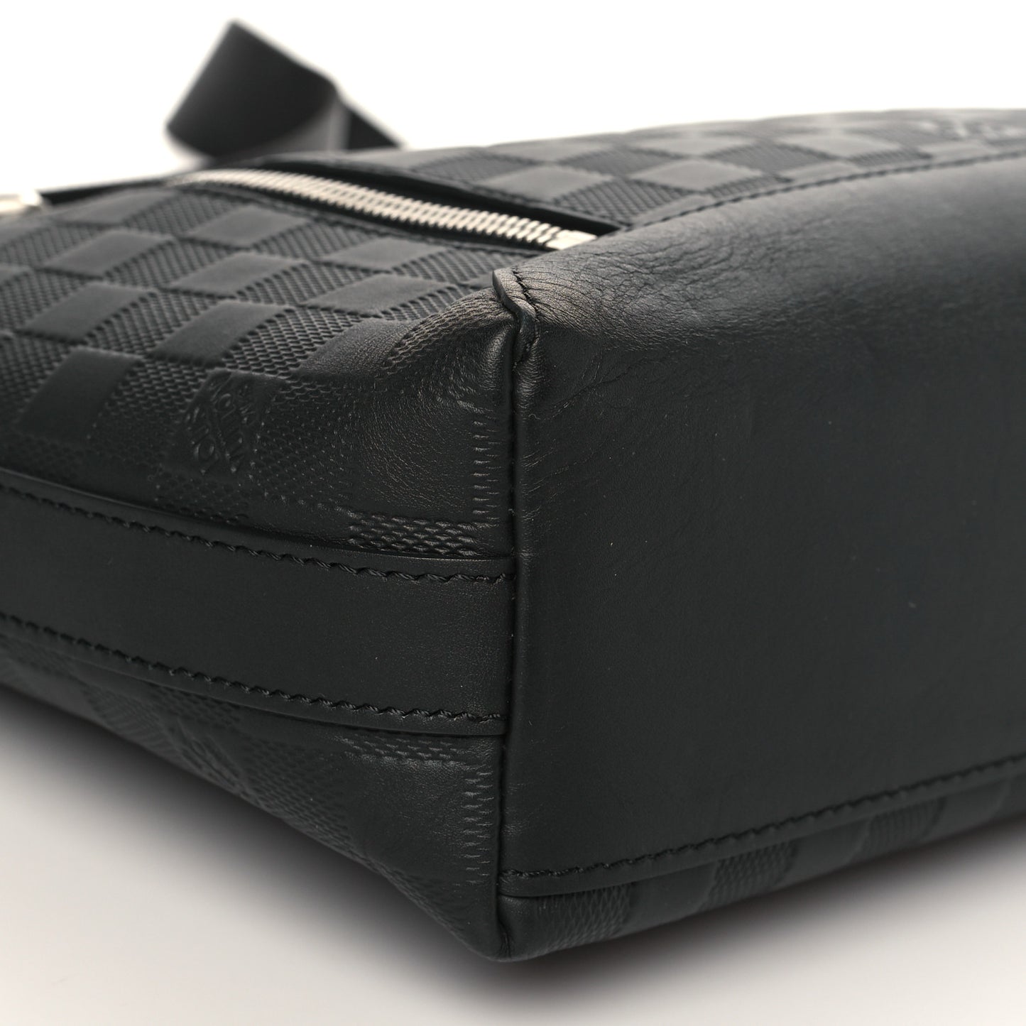 Damier Infini Messenger PM Onyx