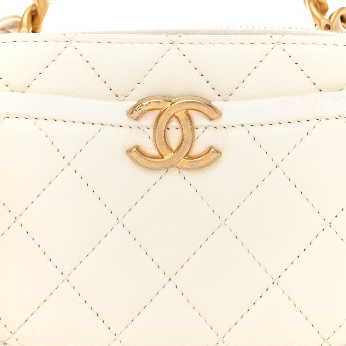 Crumpled Calfskin Quilted Mini Get Round Top Handle Vanity Case White