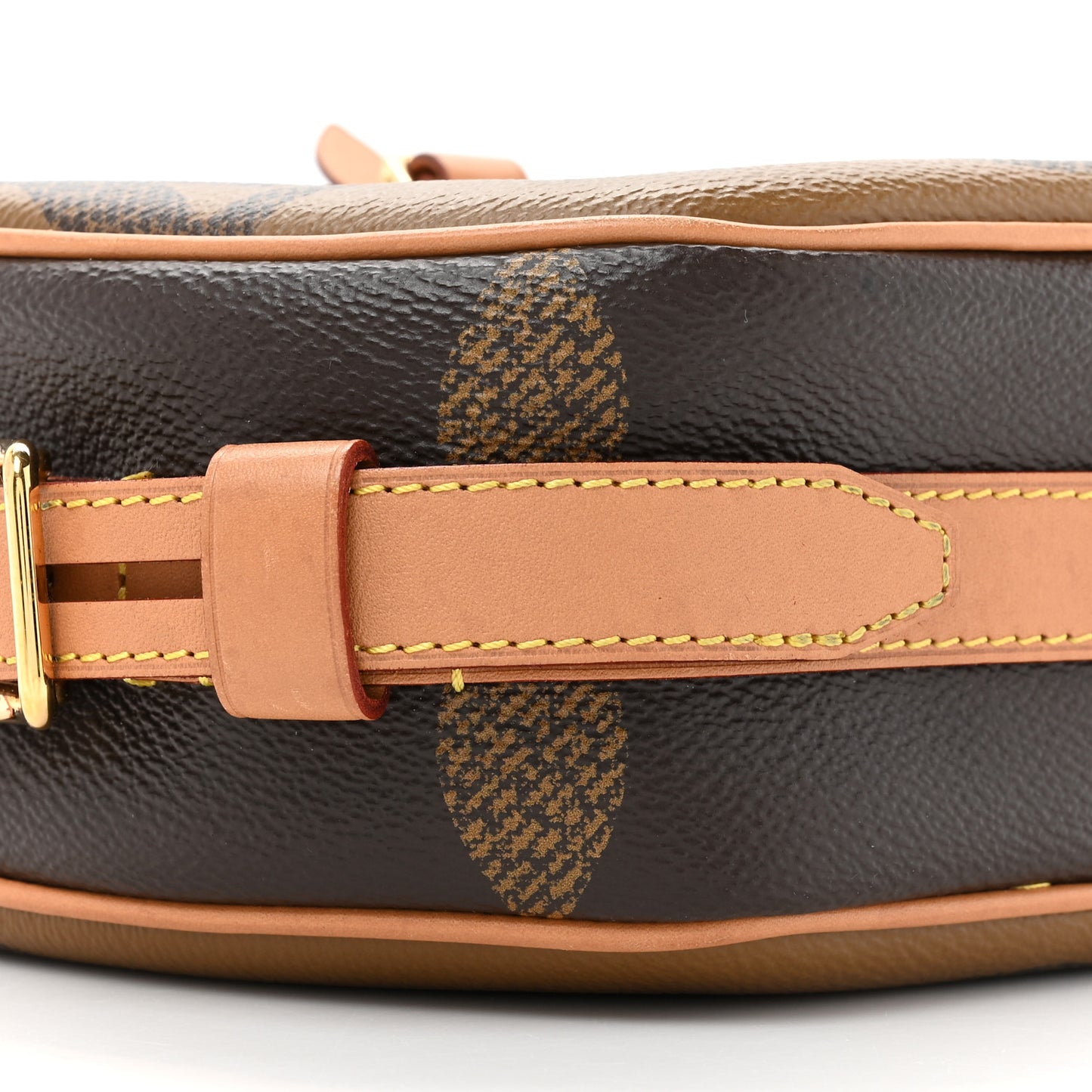 Reverse Monogram Giant Boite Chapeau Souple